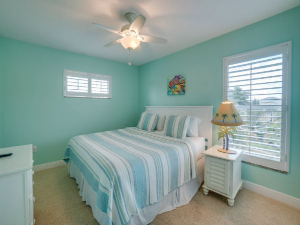 Luxury Coastal Retreat in Holmes Beach Sleeps 8